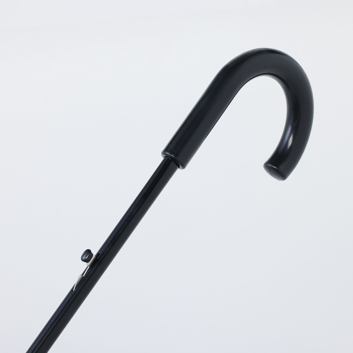 くるっと回って 風や衝撃を受け流しやすい まわるジャンボドーム傘