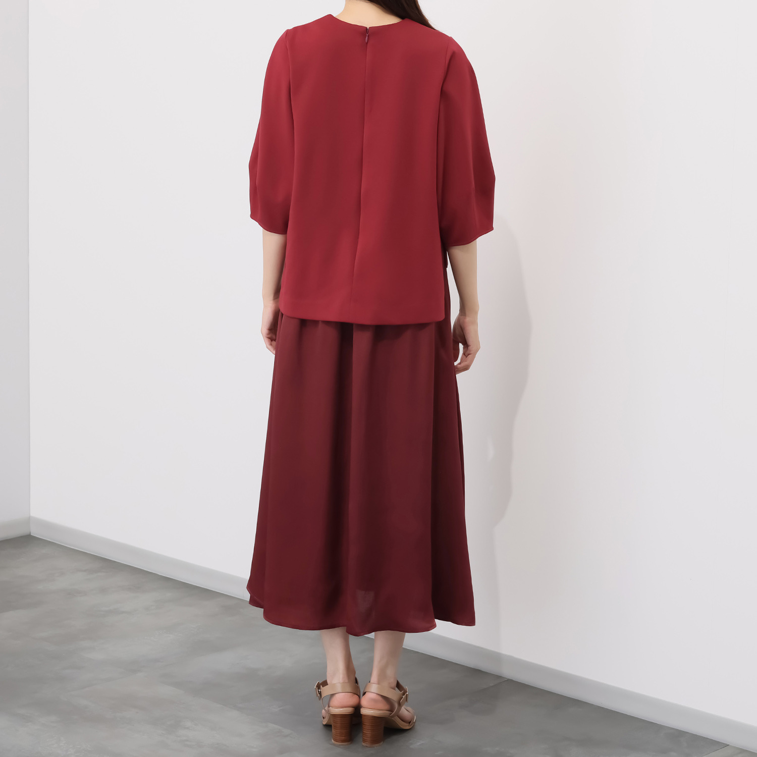 イロプライム 一枚で楽ちん！ スレンダー見せワンピース