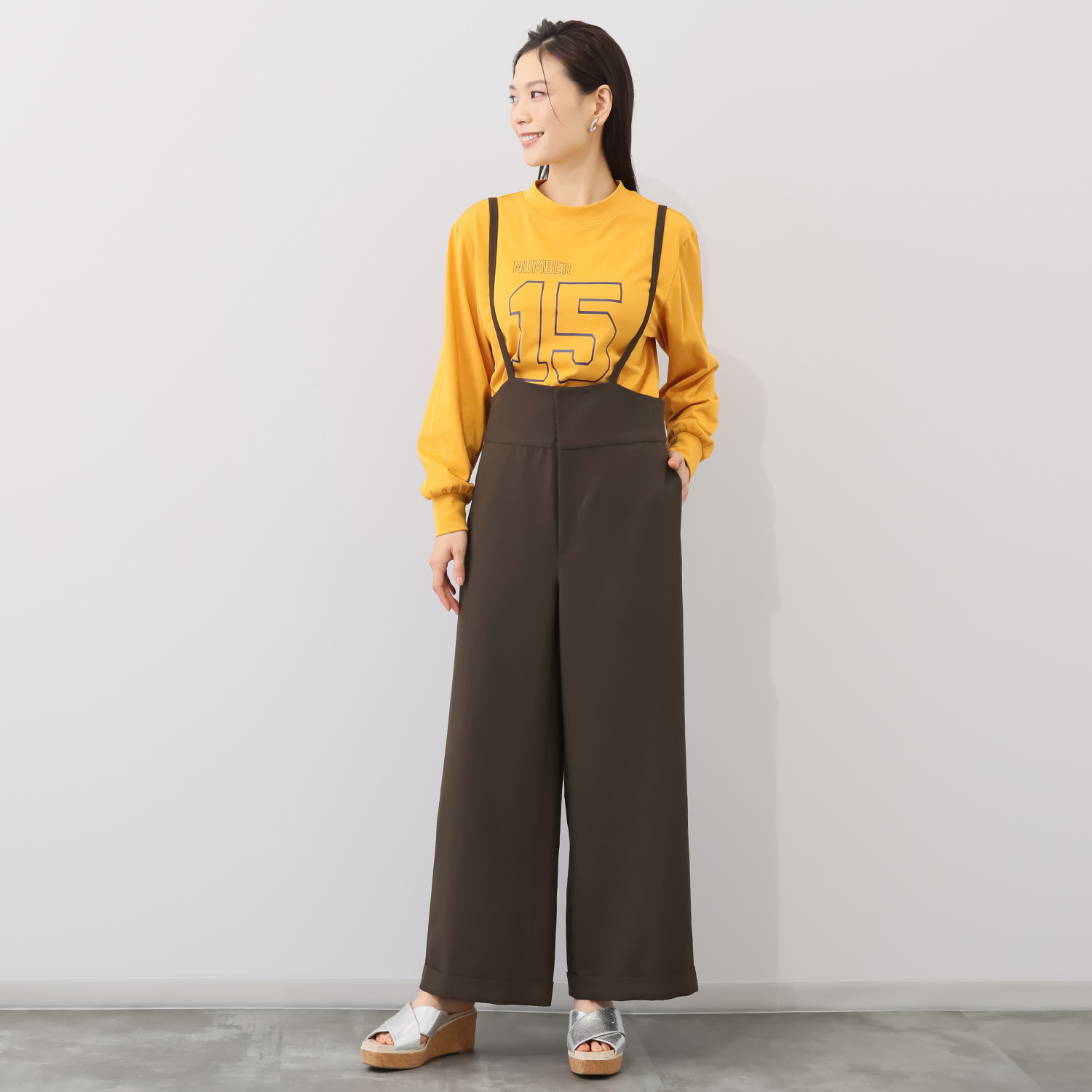 イロプライム ハイウエストの スタイルアップサロペット