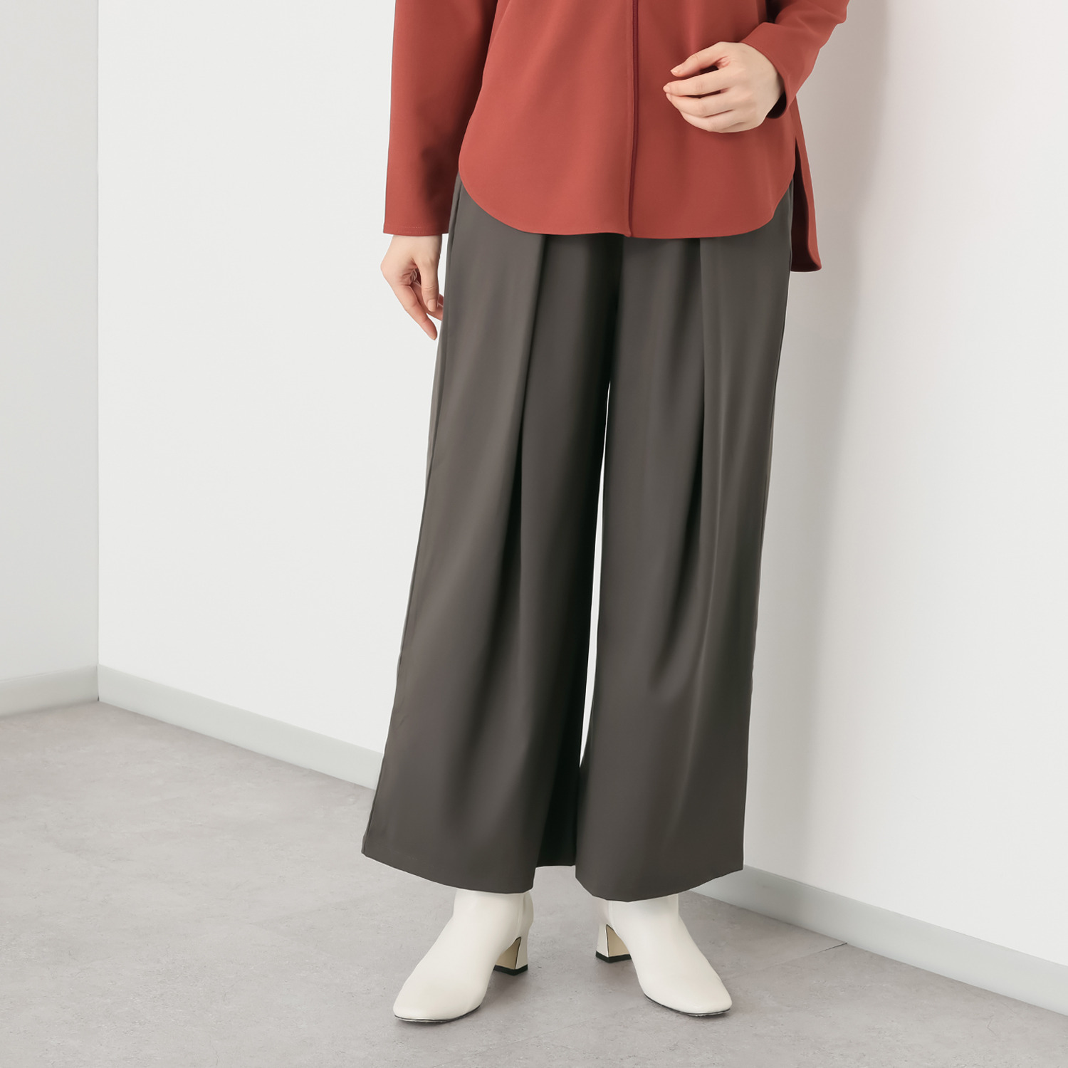 フーア タックデザイン リラックスワイドパンツ