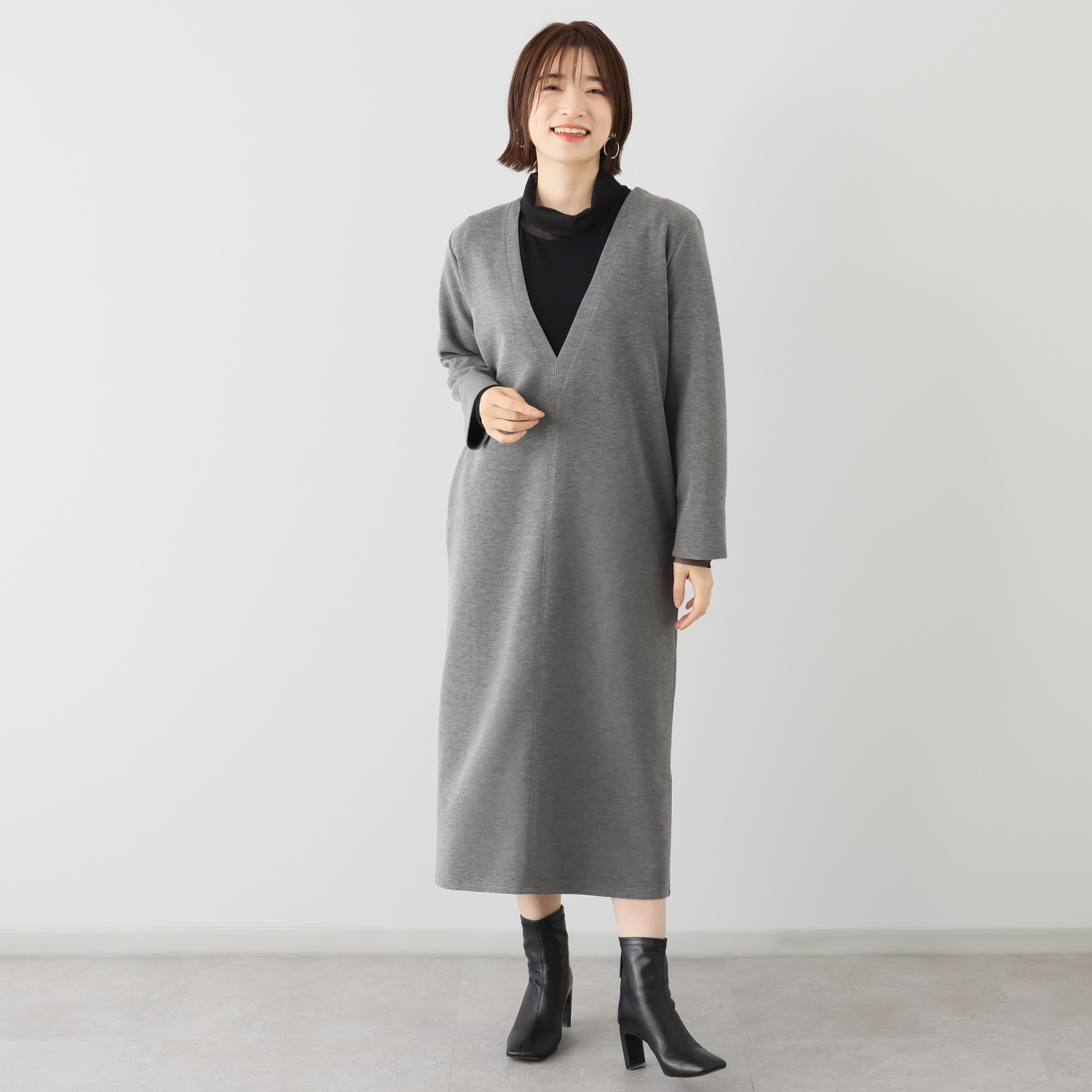 フーア ストレッチポンチ Ｖネック サックワンピース