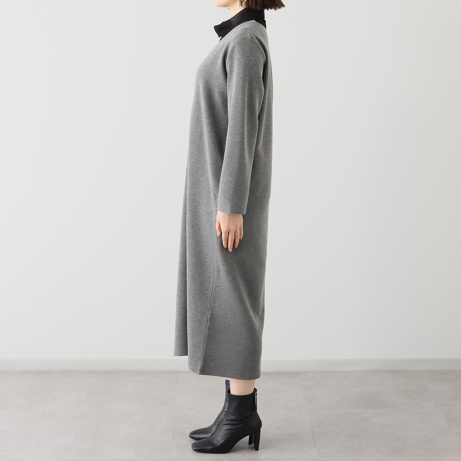 フーア ストレッチポンチ Ｖネック サックワンピース