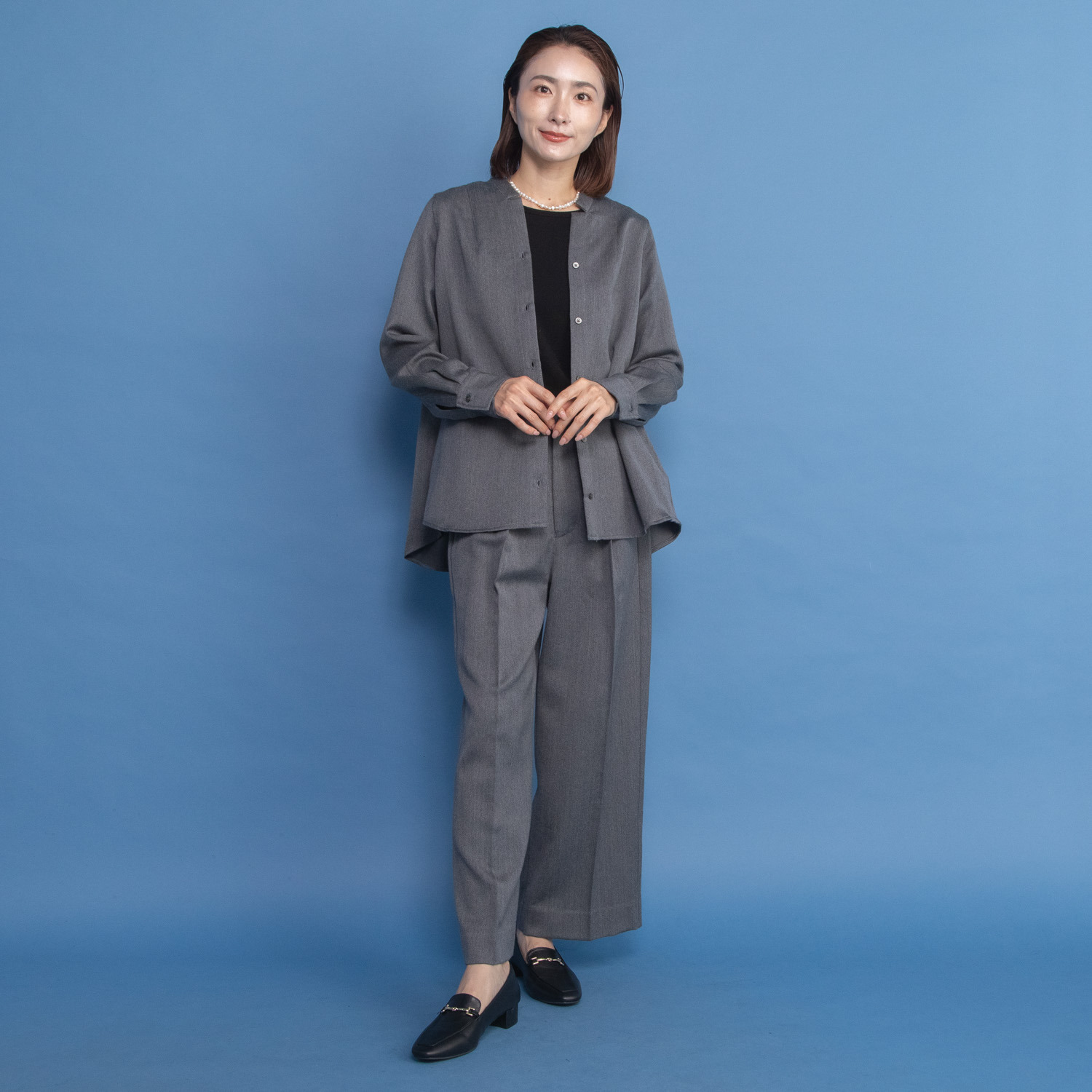 レア　ジェム ウールベネシャンの 優雅なツヤが映える シャツジャケット