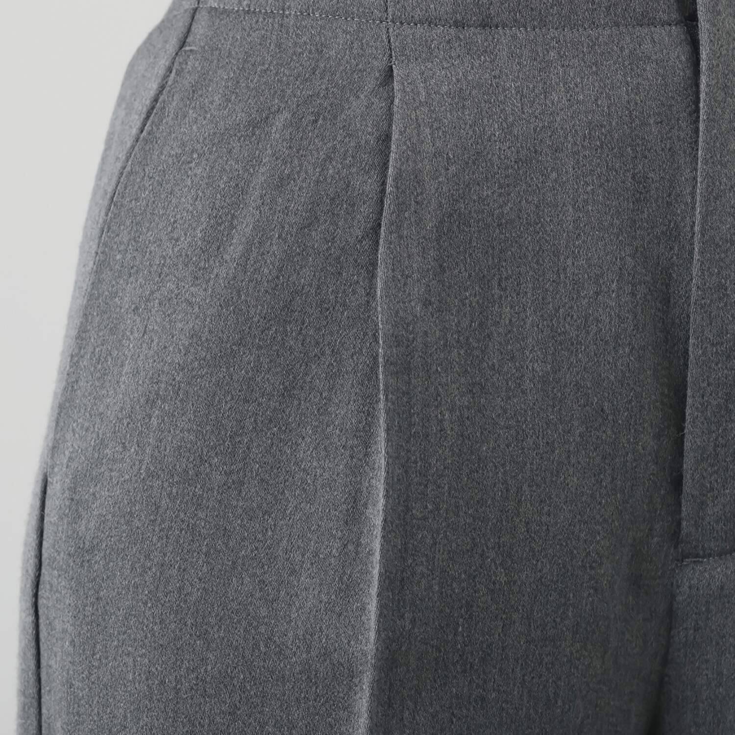 レア　ジェム ウールベネシャンの 優雅なツヤが映える ワイドパンツ