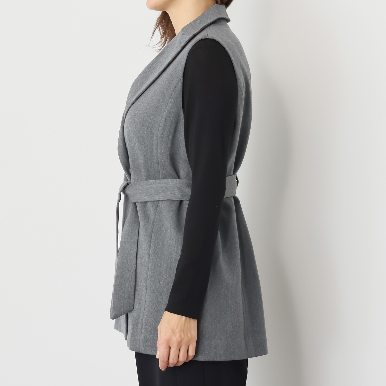 レア　ジェム ウールベネシャンの 優雅なツヤが映える デザインベスト