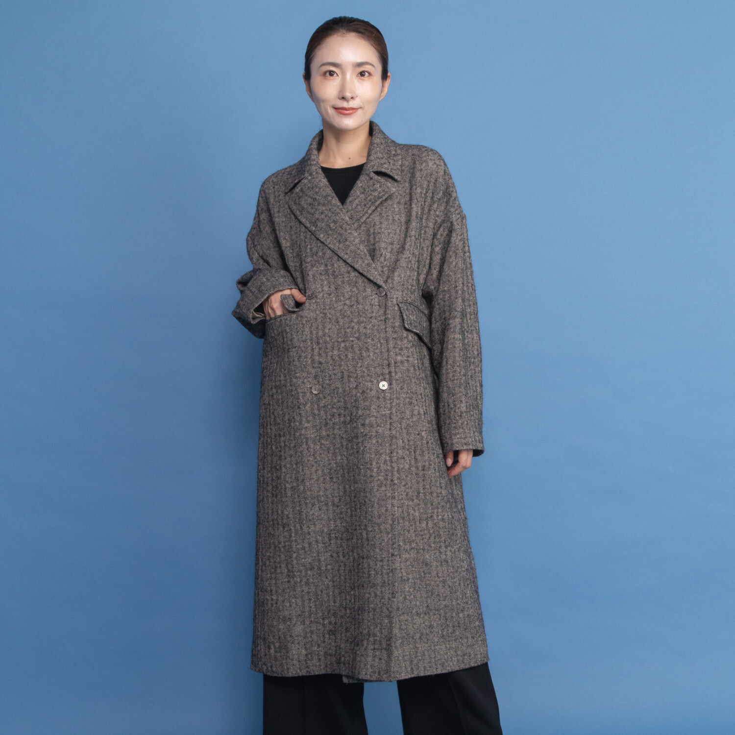 レア　ジェム ヘリンボーンウールで 優雅に軽やかに羽織る ダブルデザインコート