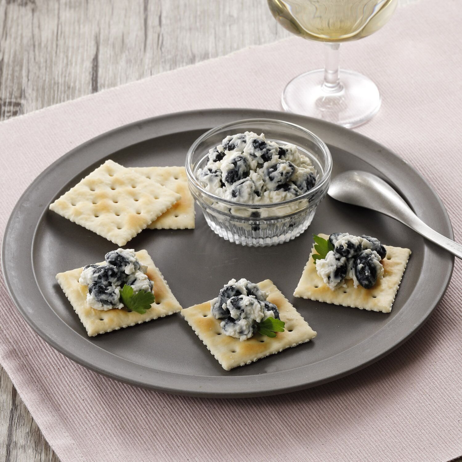 ＜新潟＞「亜月亭」 北海道産黒豆使用 しっとりやわらか甘納豆