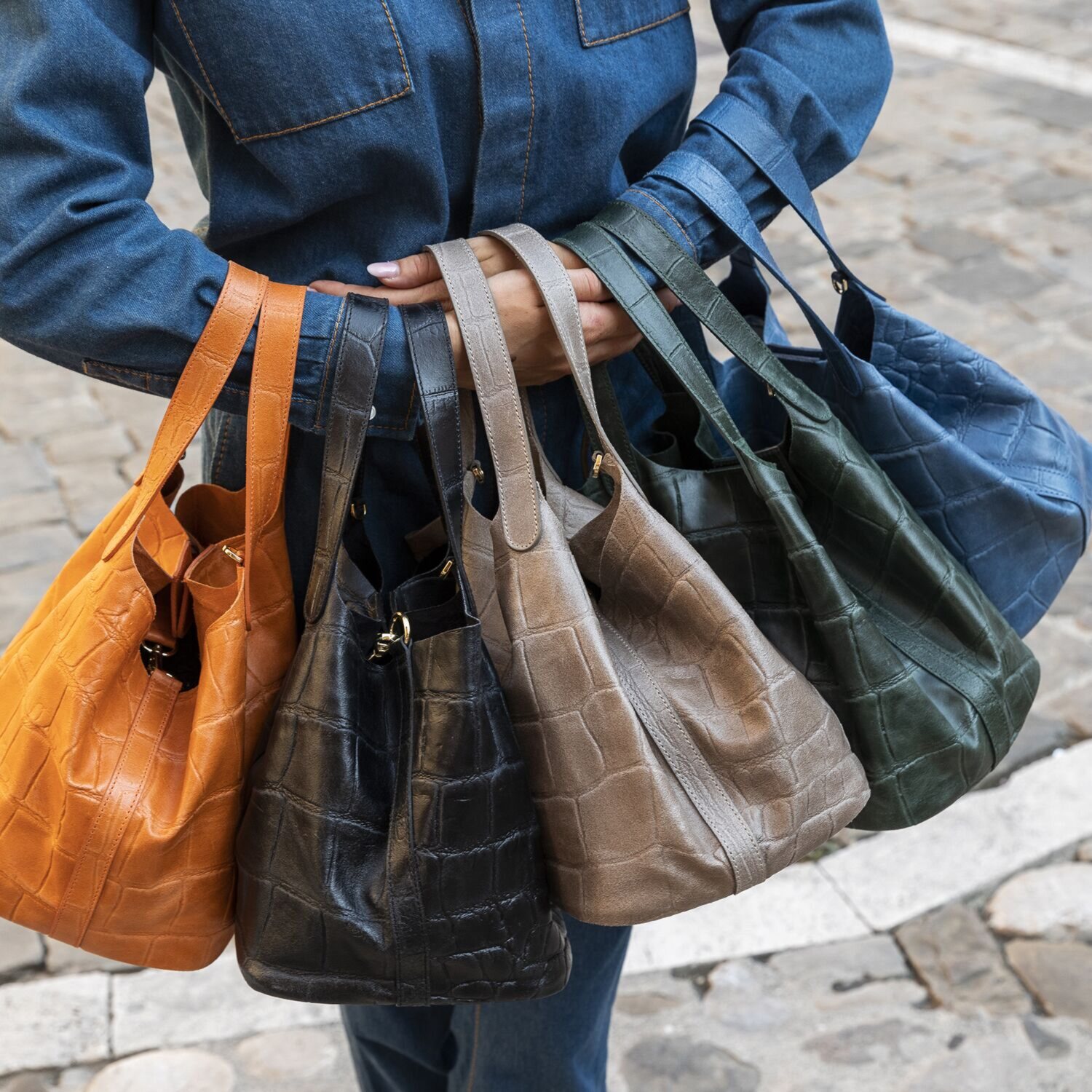 アンナヴィルジリ ＜イタリア製＞ カーフスエード クロコダイル型押し ミニバッグ付トートバッグ “ＦＲＡＮＣＡ”