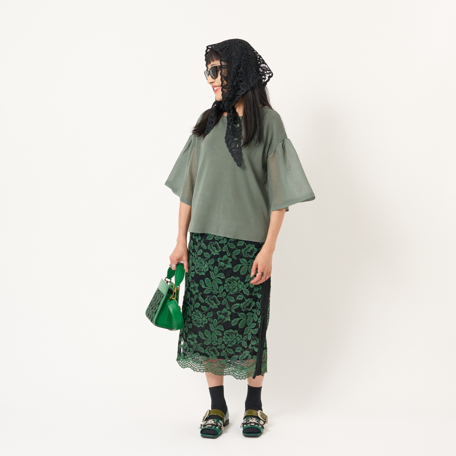 ミューリエ ゆるっと上品で おしゃれ見え 袖シアー ニットプルオーバー