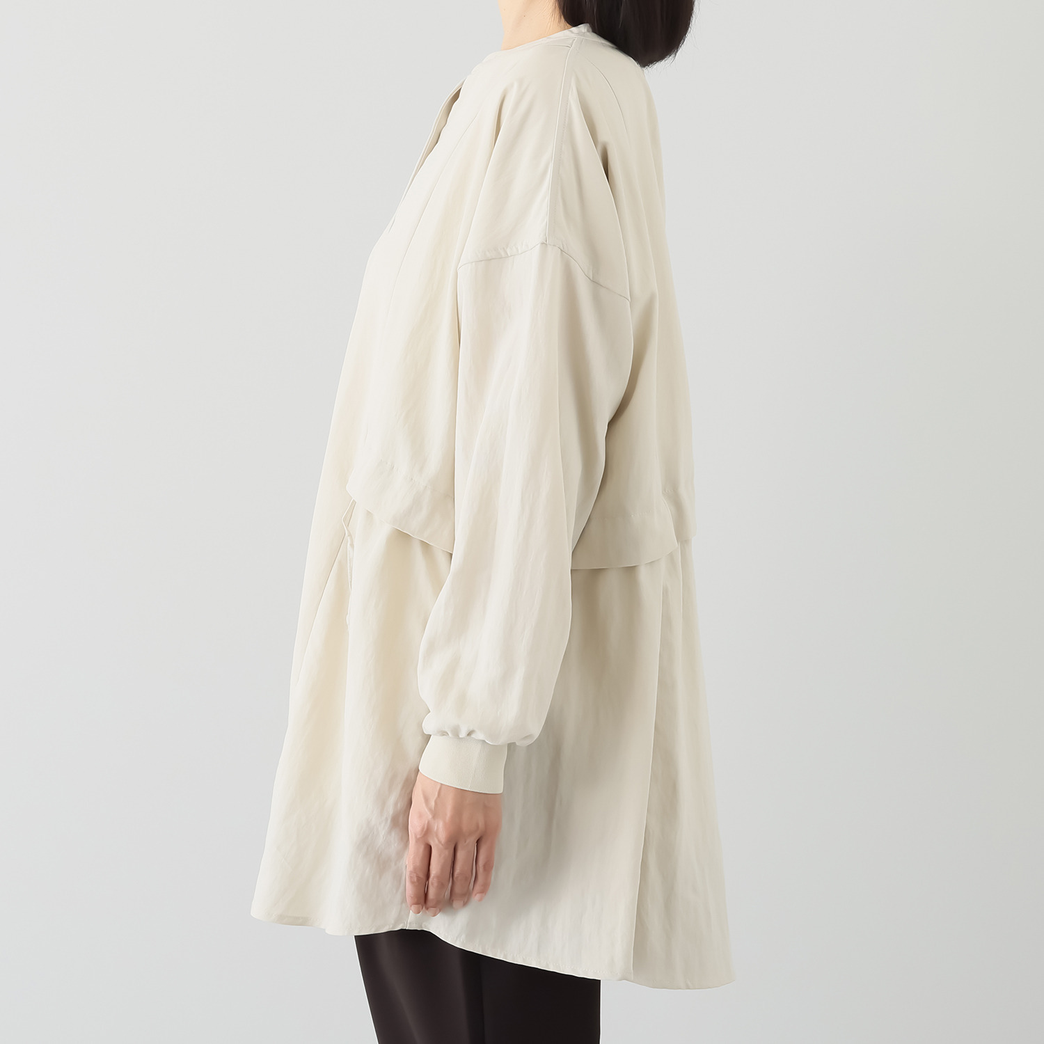 ヨーコモリモト 端境期は簡単アレンジで モードを軽やかに羽織れる デザインチュニック