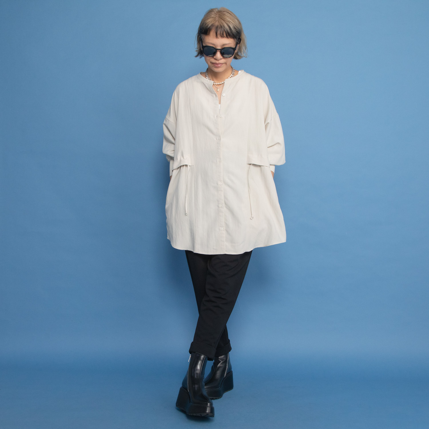 ヨーコモリモト 端境期は簡単アレンジで モードを軽やかに羽織れる デザインチュニック