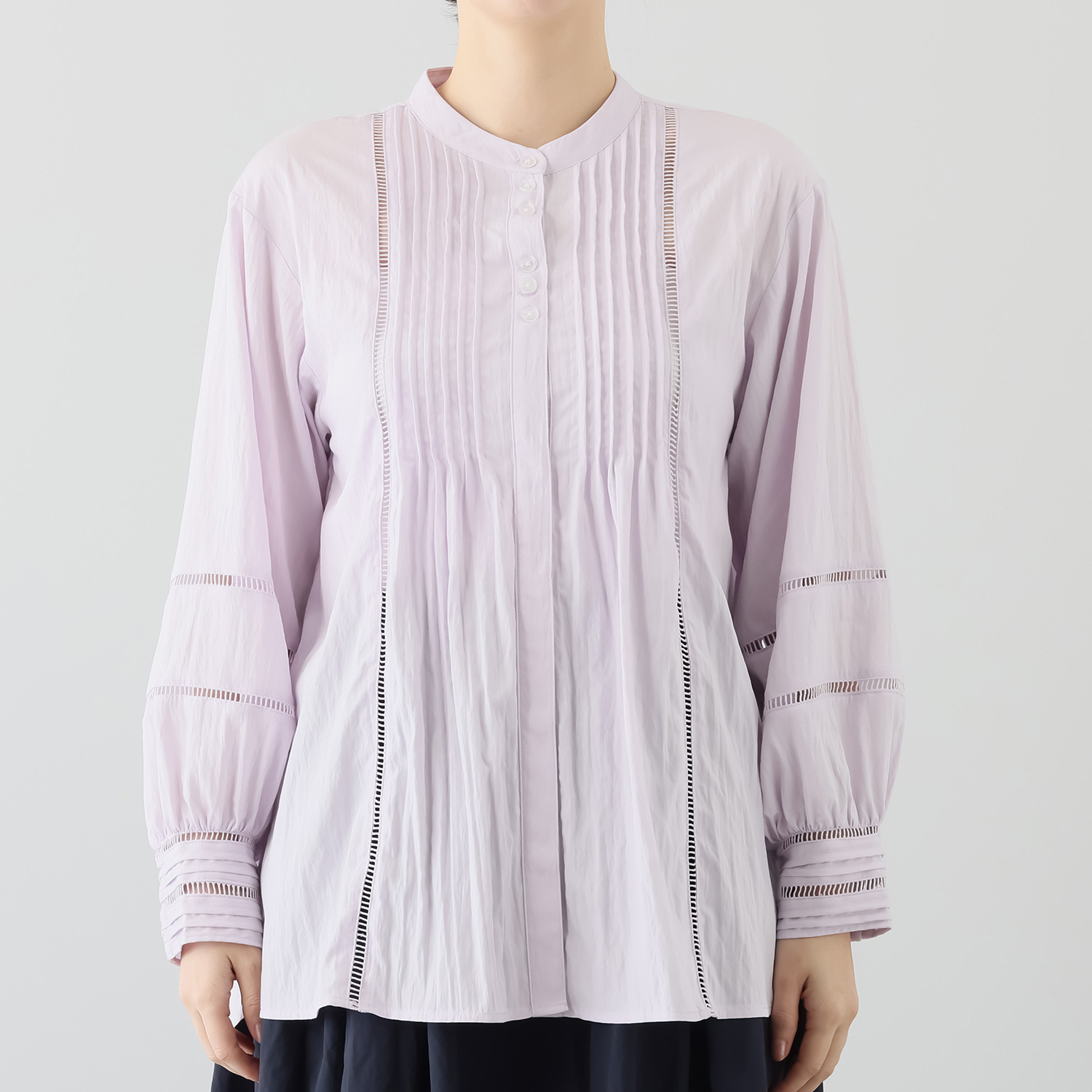 アトリエ　クース ハシゴレース×ピンタック 日常に特別感を添える ブラウス