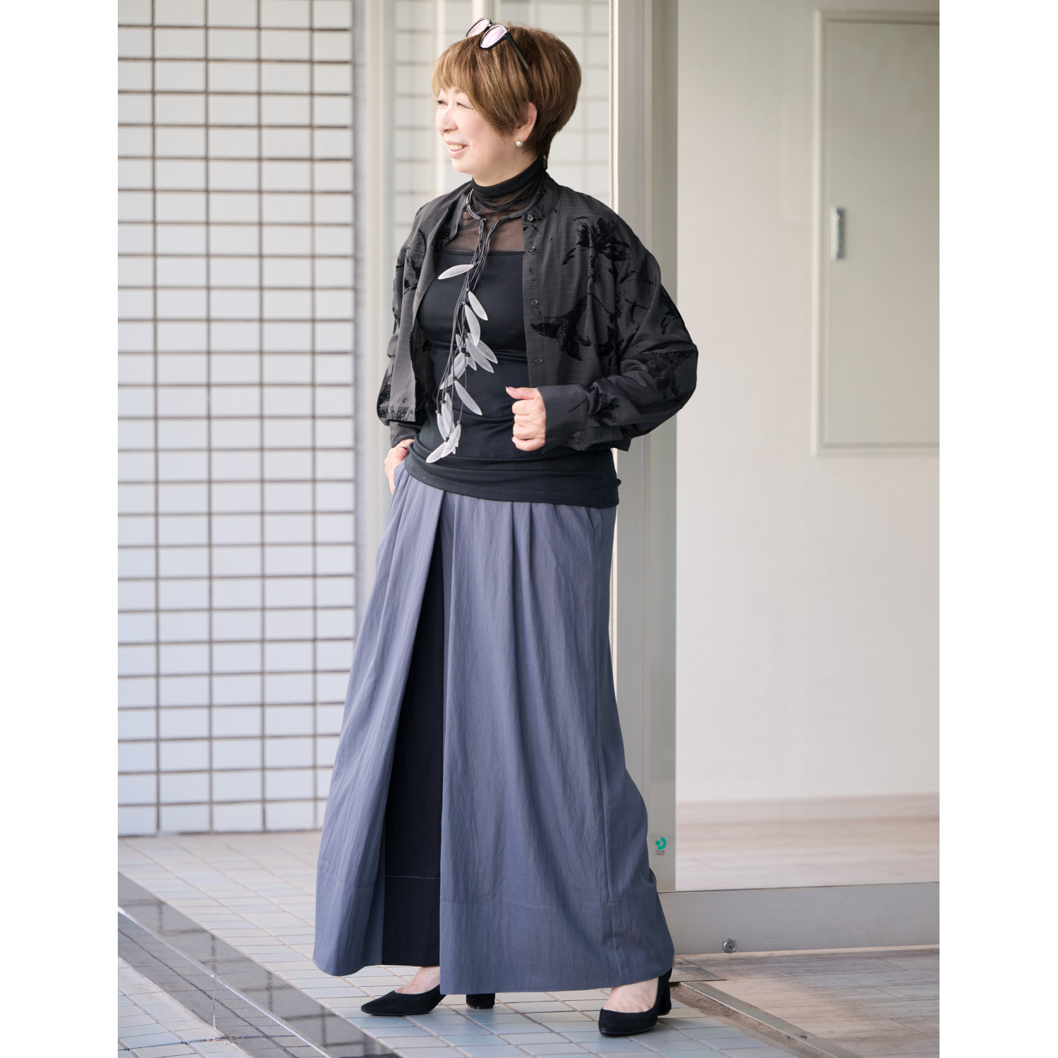 ウノ・ウノ・ドゥーエ タック奥バイカラー 柔らかドレープツイル ワイドパンツ