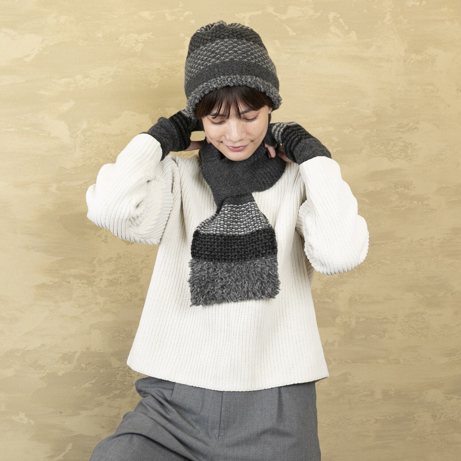 ベル・モード リバーシブルで ４通り楽しめる！ 日本製 タスマニアラムウール混 ニットワッチ