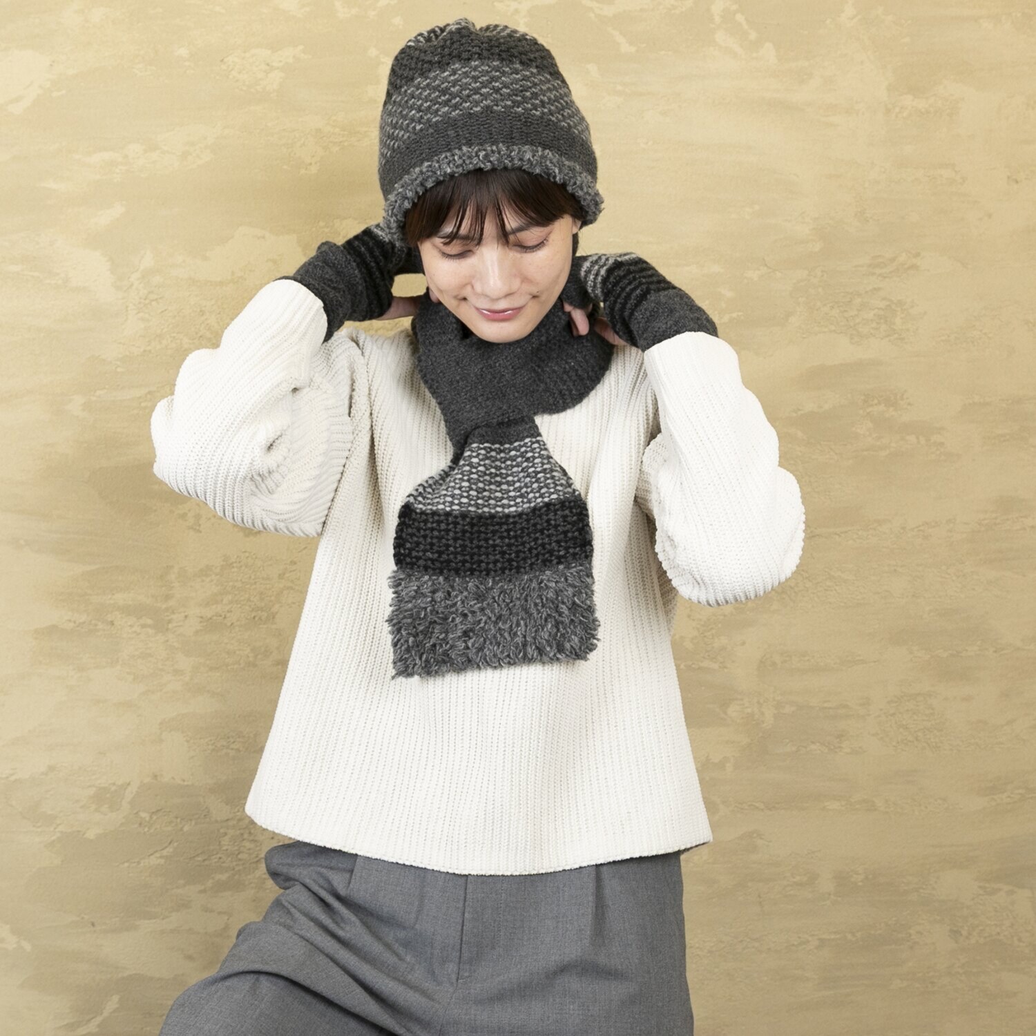 ベル・モード 日本製 タスマニアラムウール混 プチマフラー