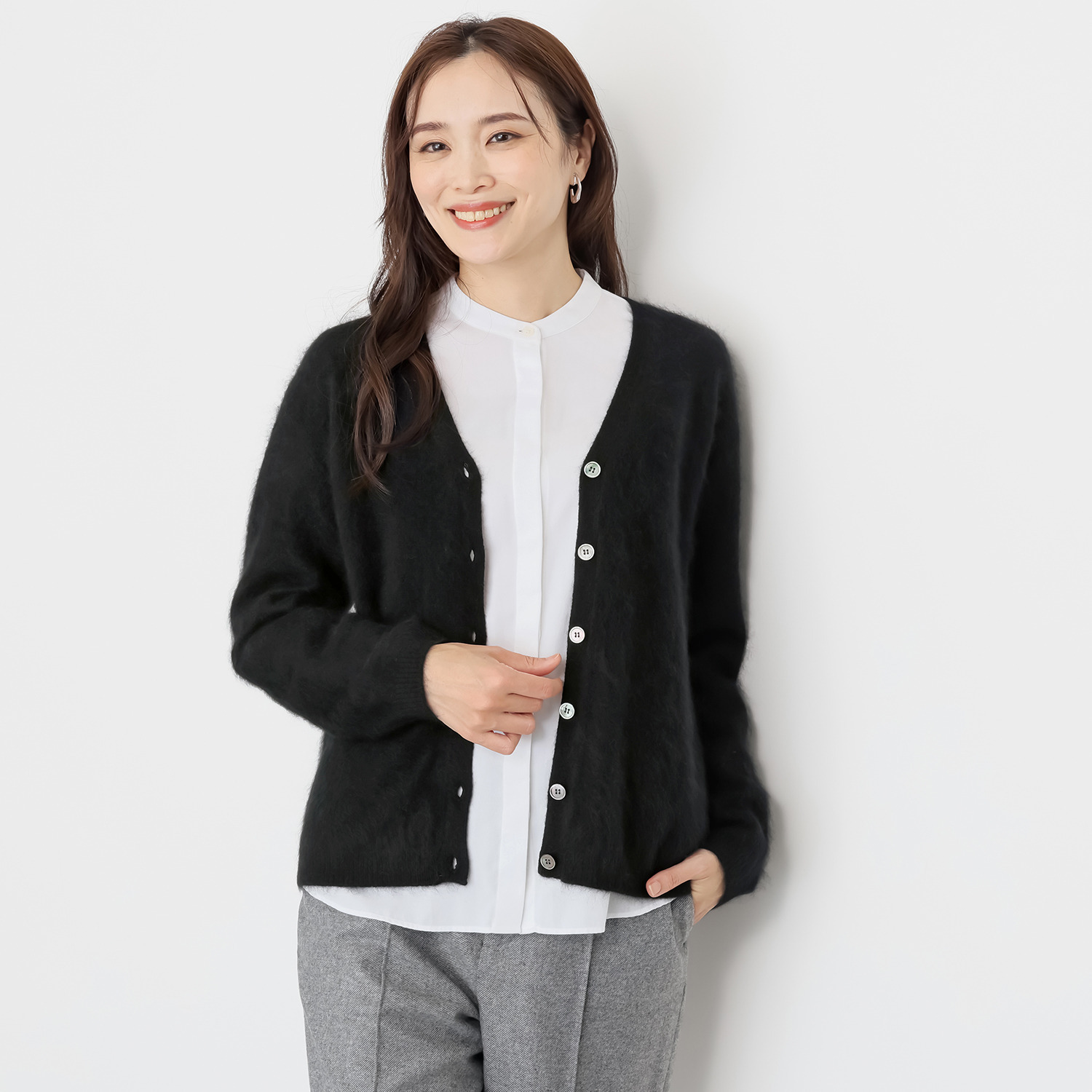 タルマス　ブランチ ウール１００％ ファー加工 Ｖネックカーディガン