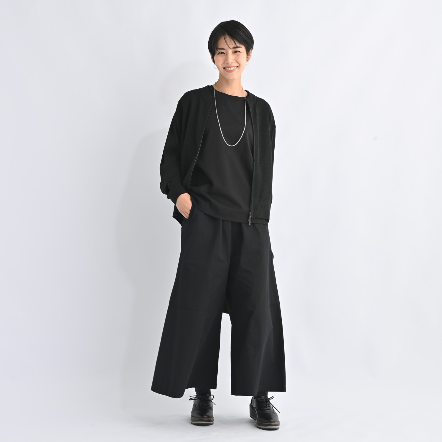 ゼラールスポーツ さっと羽織れておしゃれ！ リネン混タック編 布帛コンビブルゾン