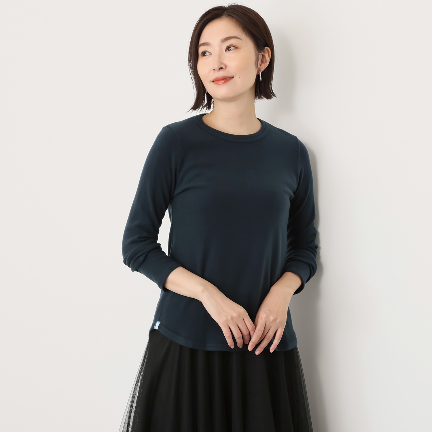 シロヤイチガントウキョウ セルウォーム ストレッチ クルーネックプルオーバー