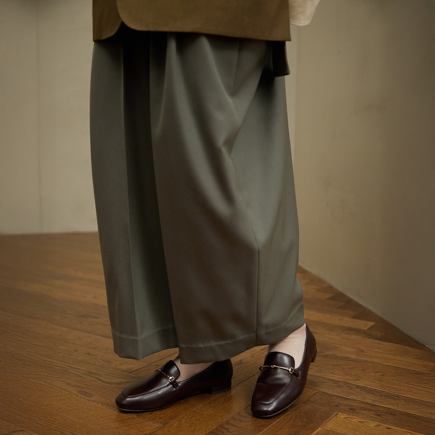 アキュアーズ ゆとり設計で柔らか＆快適 母趾に優しい ビットローファー