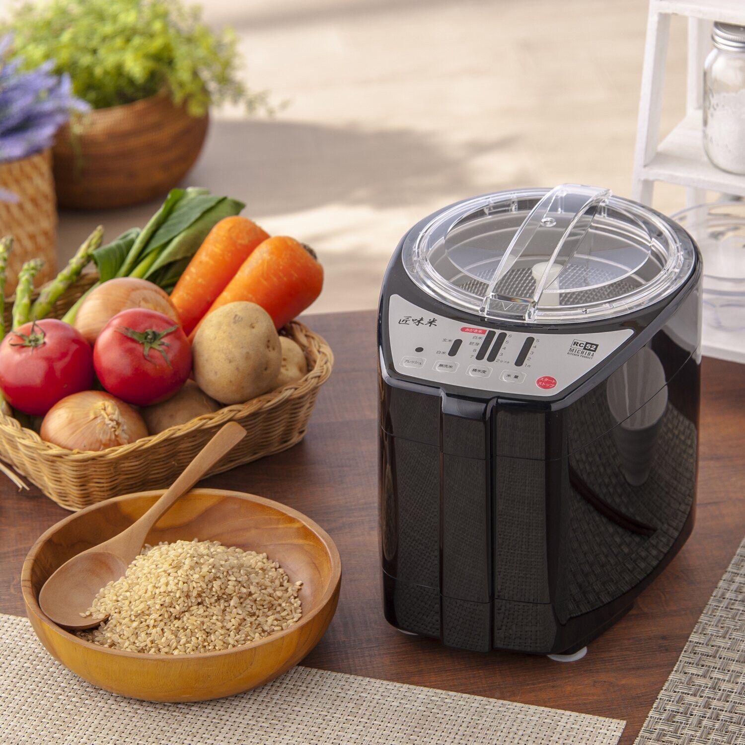 道場六三郎氏監修 いつもの白米も玄米も 新鮮で美味しい状態に！ 山本電気　家庭用精米機 “匠味米”