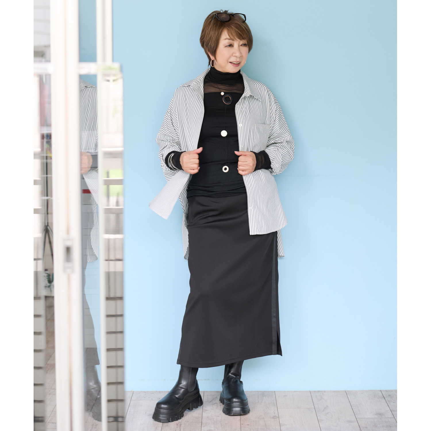 ウノ・ウノ・ドゥーエ 羽織りにもなる 着回し万能！ ワッペンブローチ付 シャツ