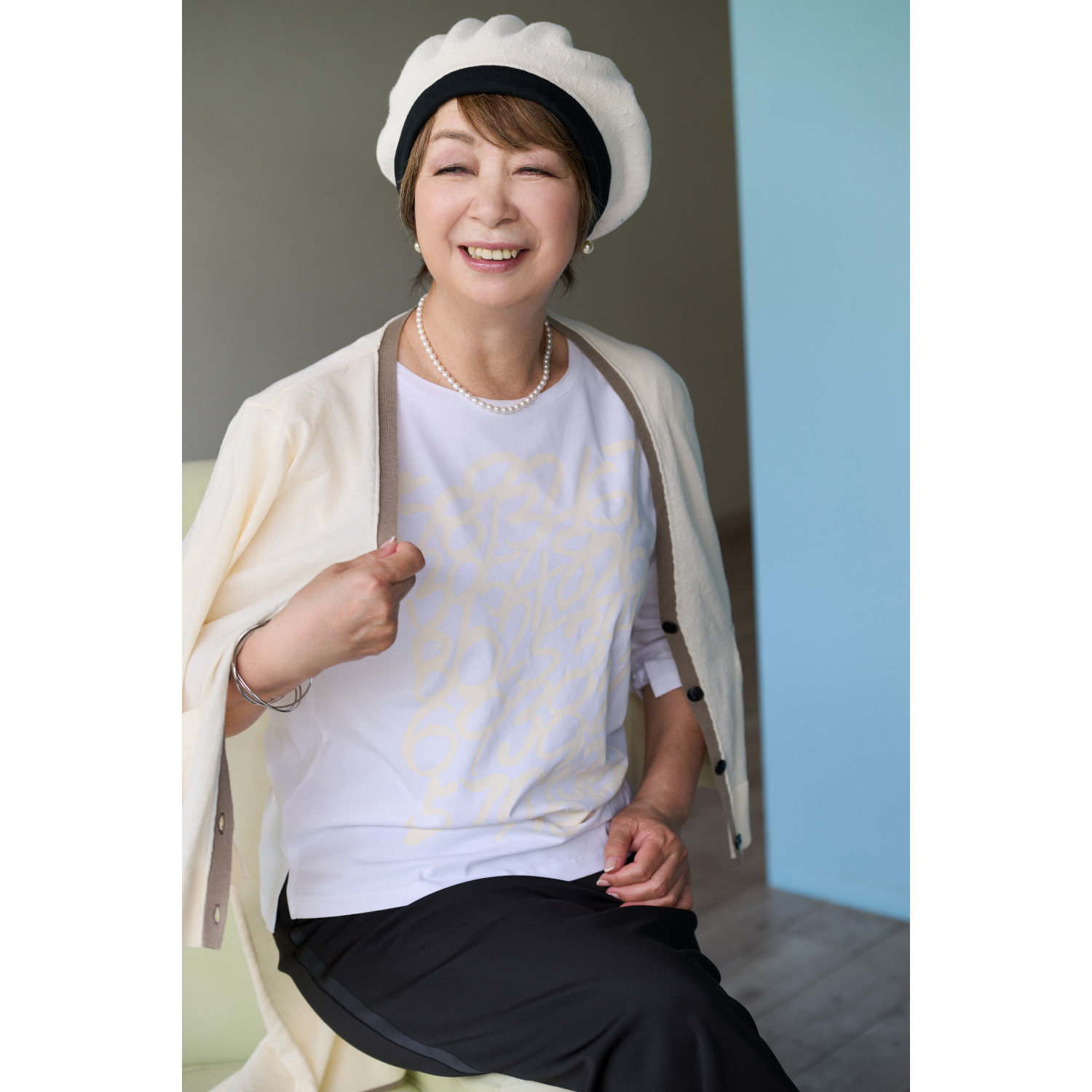 ウノ・ウノ・ドゥーエ コーデにスパイスを！ 前後差ヘムデザイン ラインアクセント カーディガン