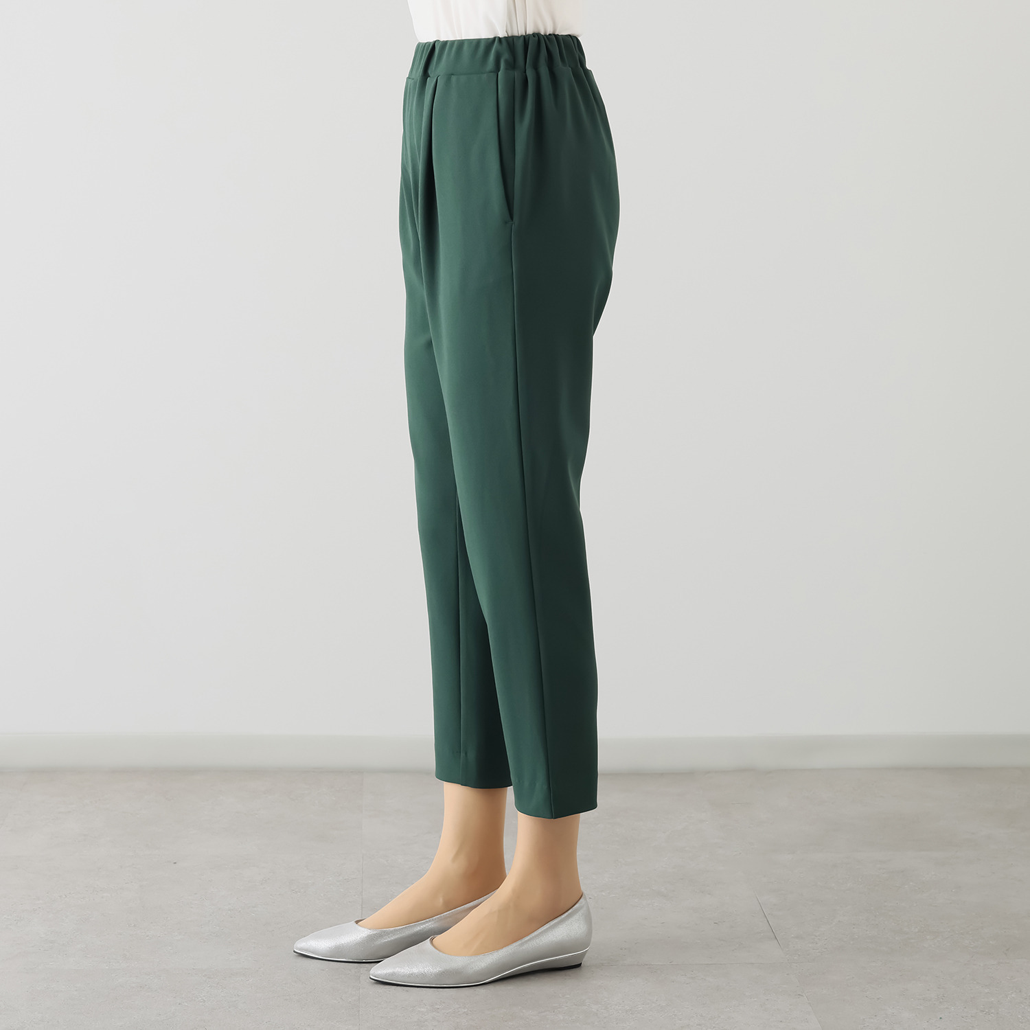 イシカワラボ★ヒトミ バックサテンジョーゼット フロントタック テーパードパンツ