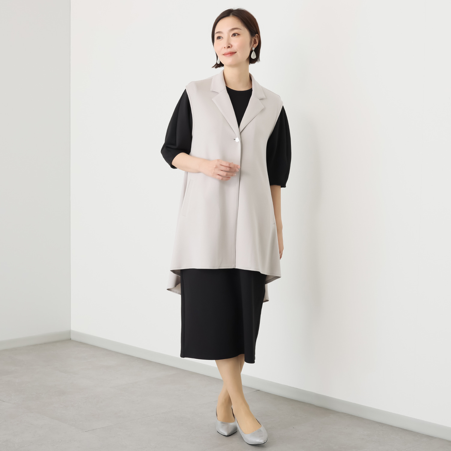 イシカワラボ★ヒトミ 異素材切替 バックフレアーデザイン テーラードジレ