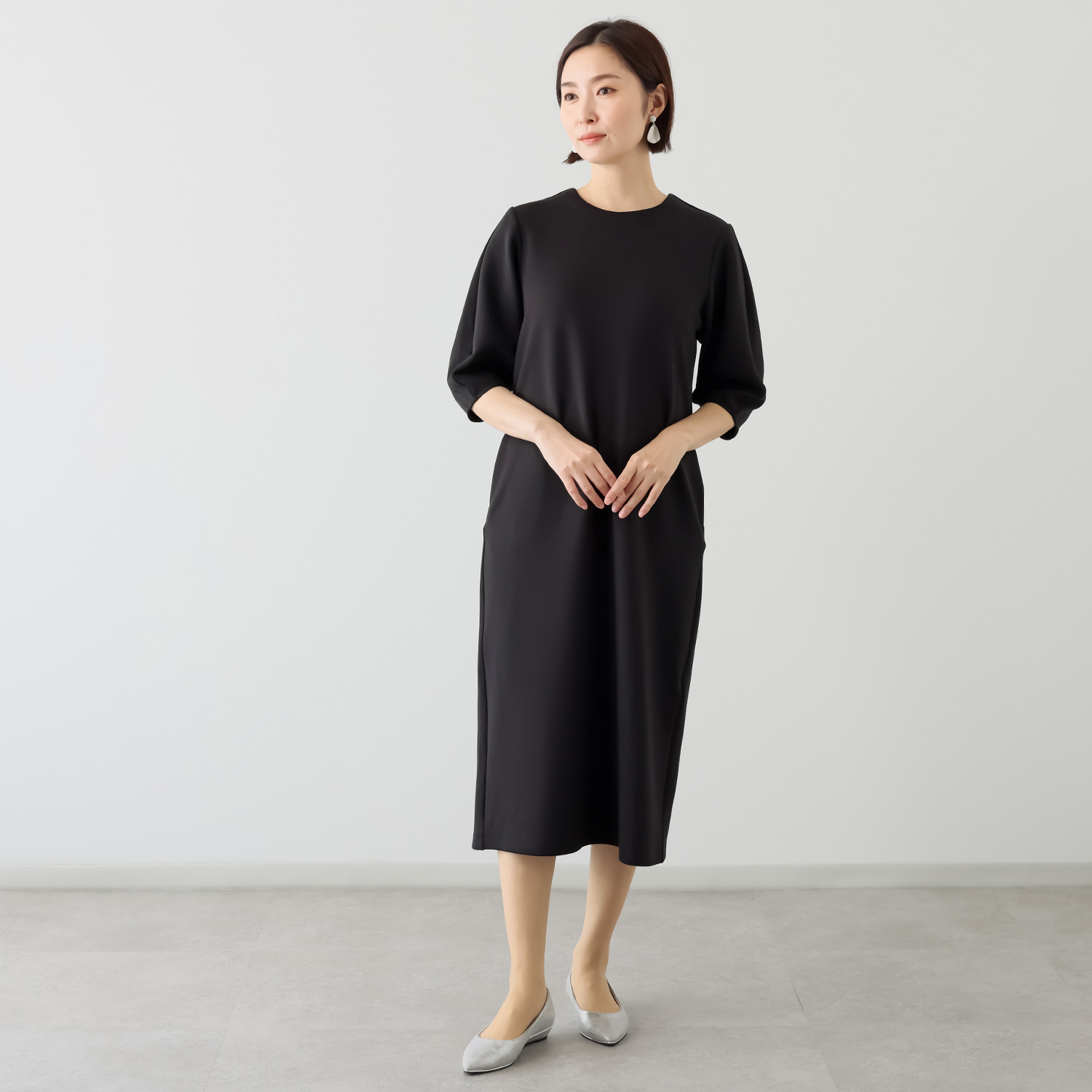 イシカワラボ★ヒトミ ソフトダンボール 袖コンシャス バックファスナーデザイン ワンピース