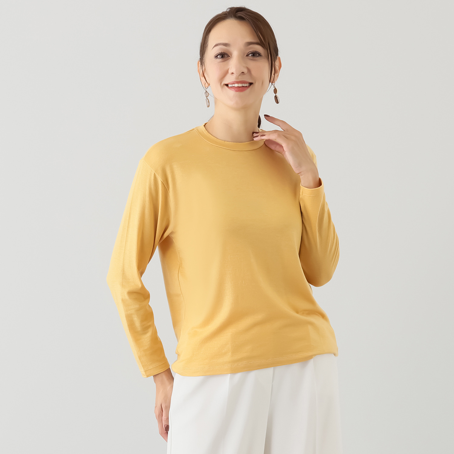 エイガールズ とろける肌触り スーパーストレッチ テンセルカシミヤ混 クルーネックプルオーバー