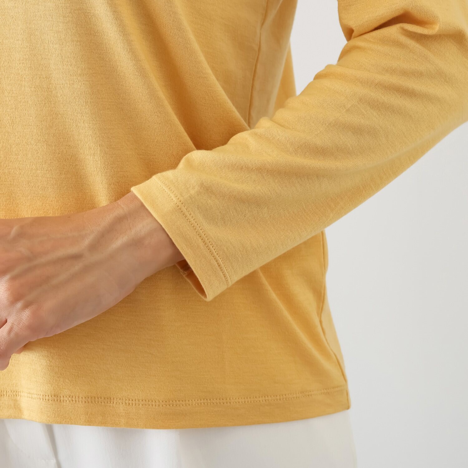 エイガールズ とろける肌触り スーパーストレッチ テンセルカシミヤ混 クルーネックプルオーバー