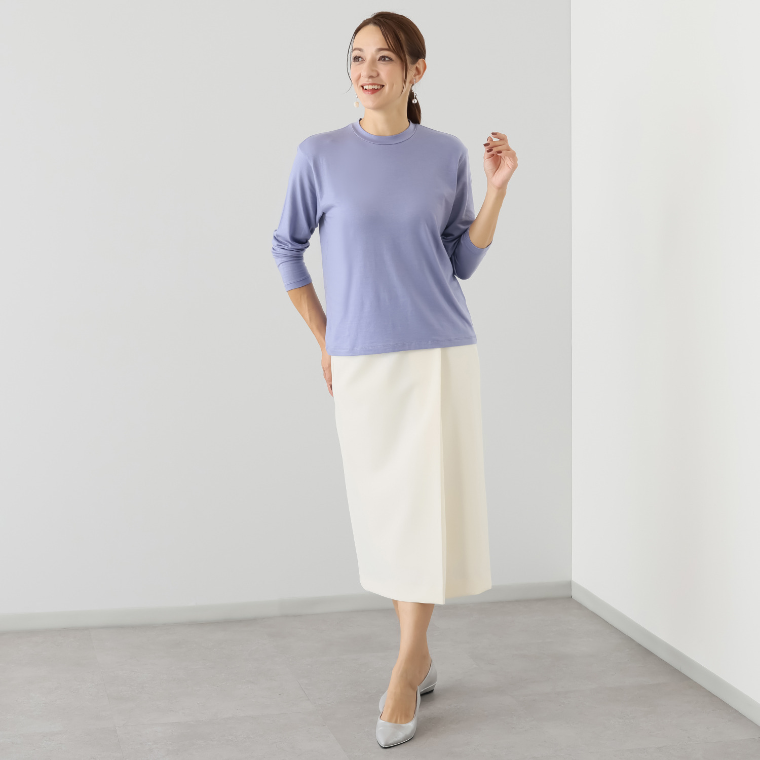 エイガールズ とろける肌触り スーパーストレッチ テンセルカシミヤ混 クルーネックプルオーバー