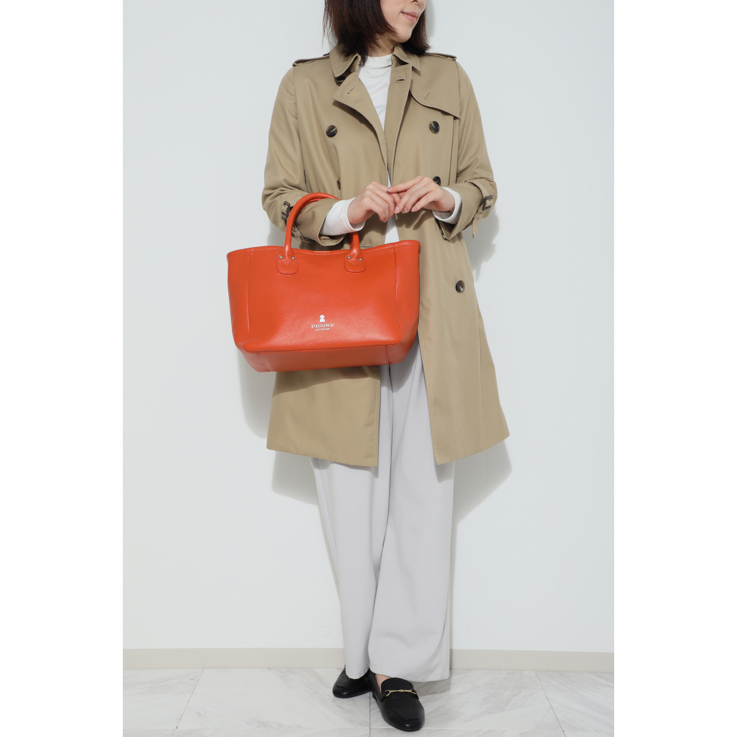 ピッコーネ アッチェッソーリ 牛革 軽量２ウェイトートバッグ