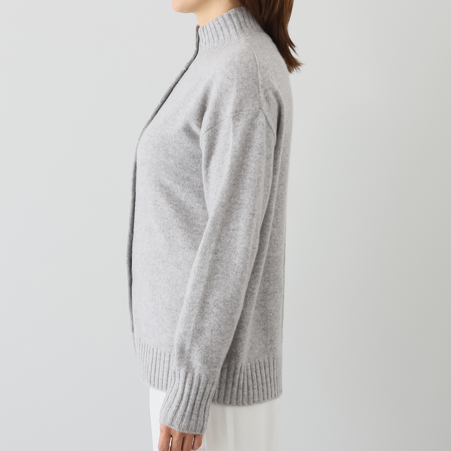 ナチュラム カシミヤ１００％ 襟元あったか ミドルゲージの ニットカーディガン