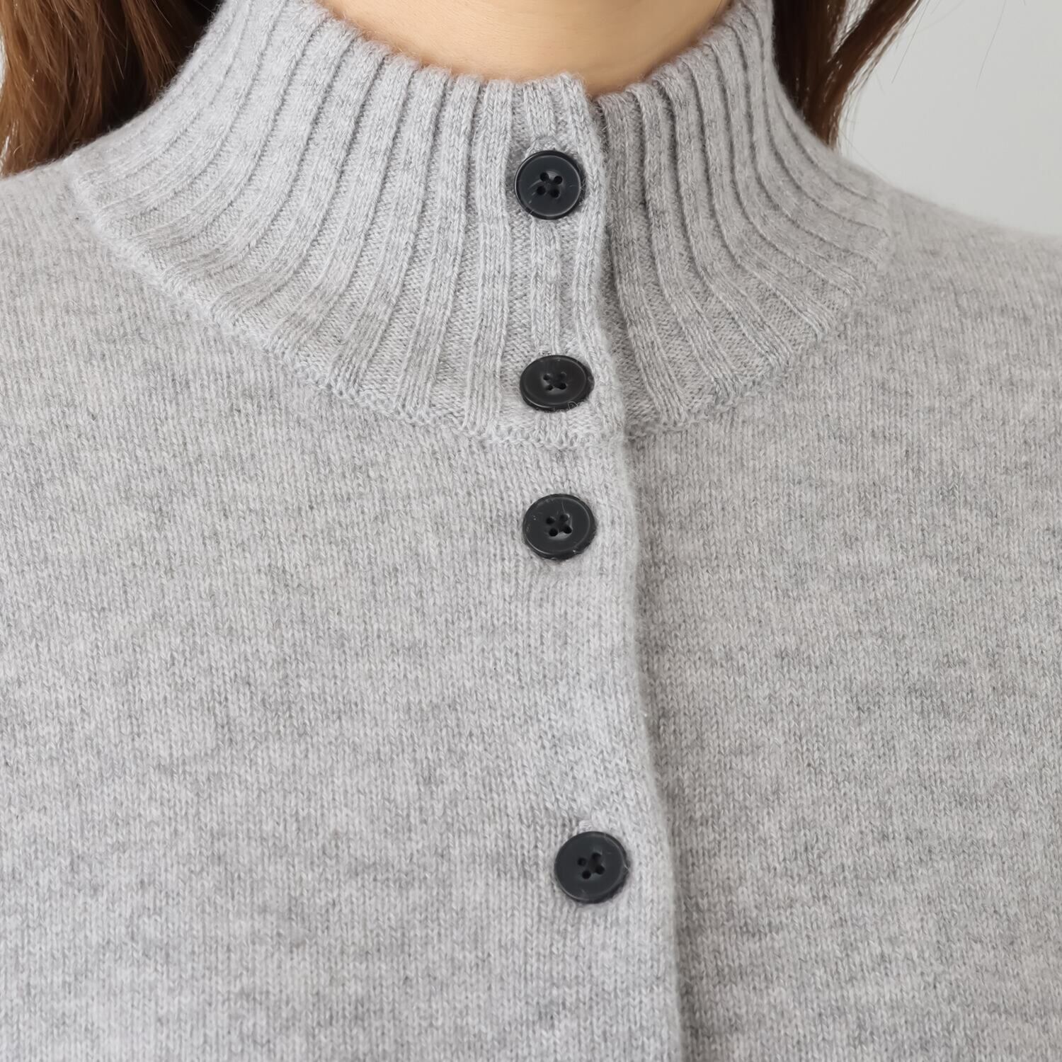 ナチュラム カシミヤ１００％ 襟元あったか ミドルゲージの ニットカーディガン