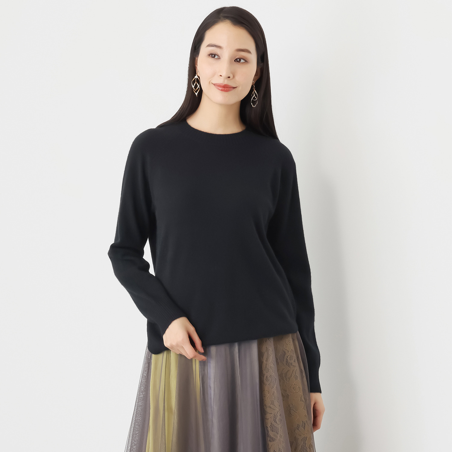 ナチュラム お手入れ簡単 カシミヤヤクの 裾のシルエットに拘った デザインセーター