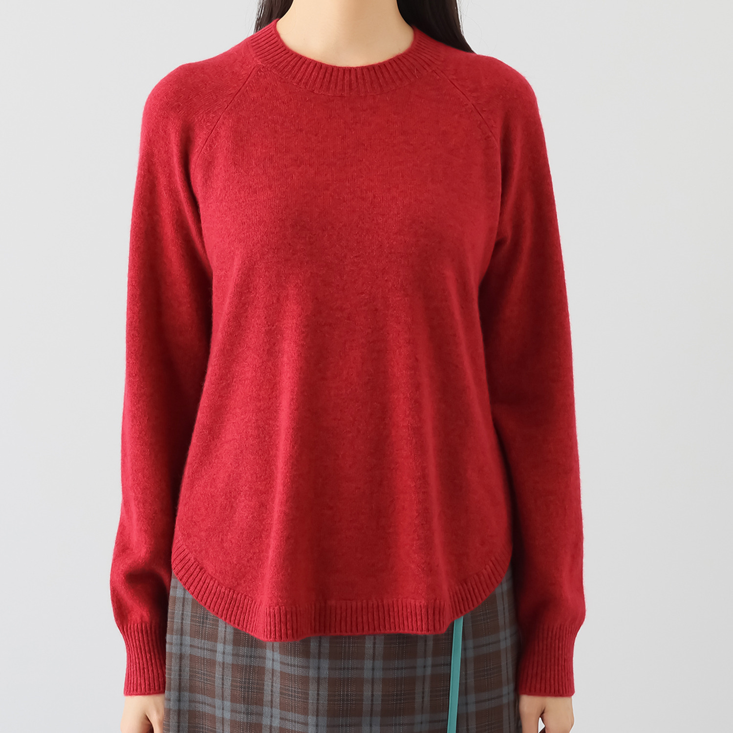 ナチュラム お手入れ簡単 カシミヤヤクの 裾のシルエットに拘った デザインセーター