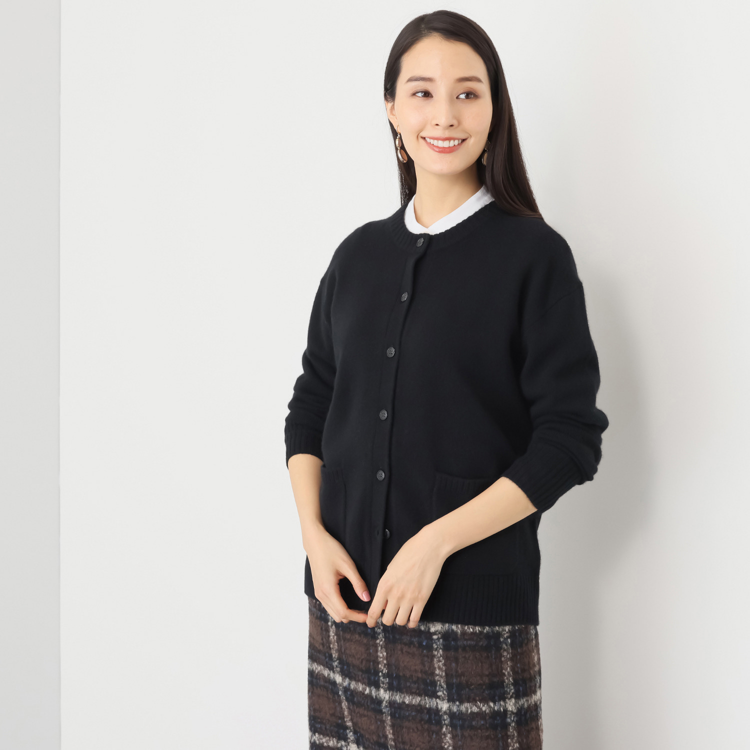 ナチュラム お手入れ簡単 カシミヤヤクの ポケット付ミドルゲージの ニットカーディガン