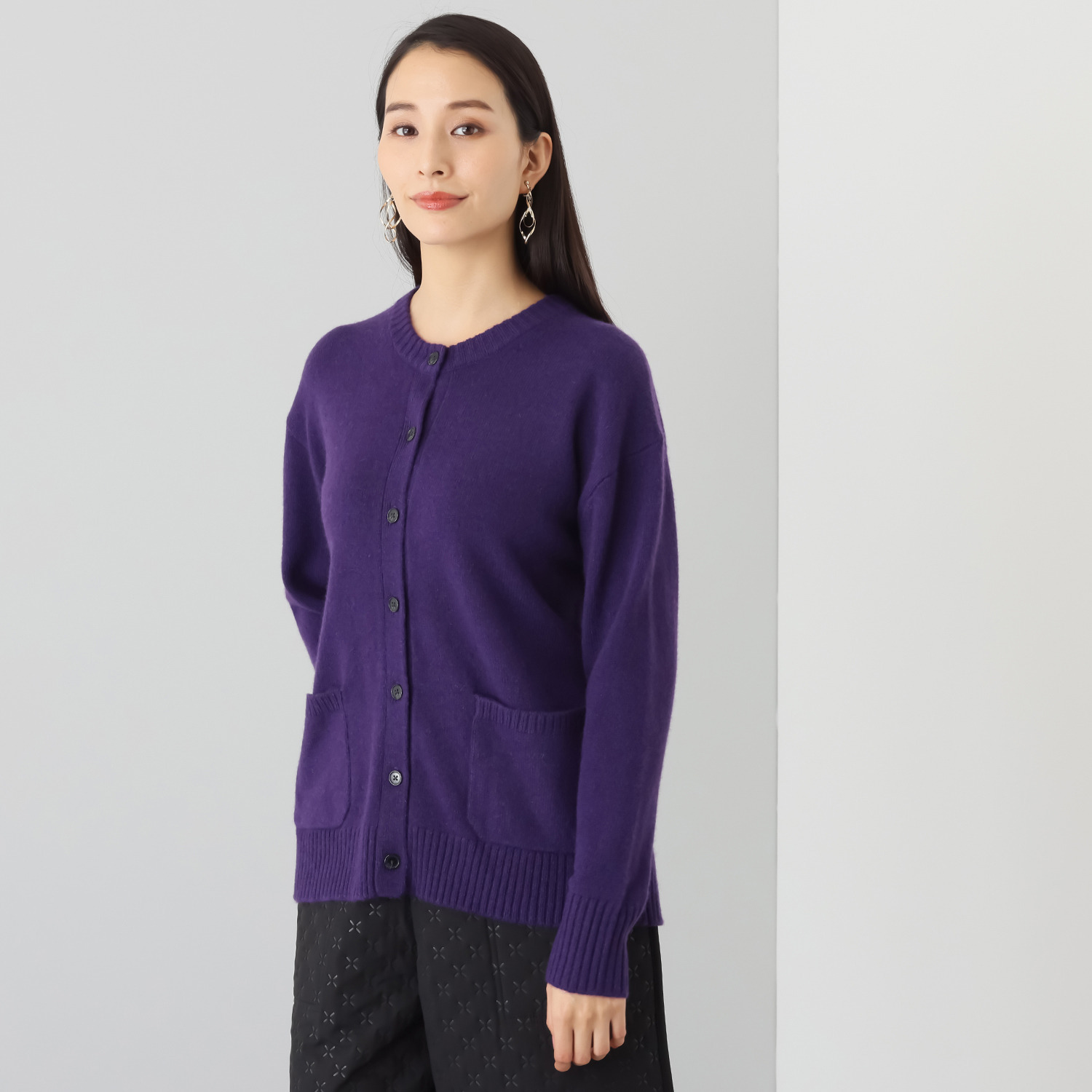 ナチュラム お手入れ簡単 カシミヤヤクの ポケット付ミドルゲージの ニットカーディガン