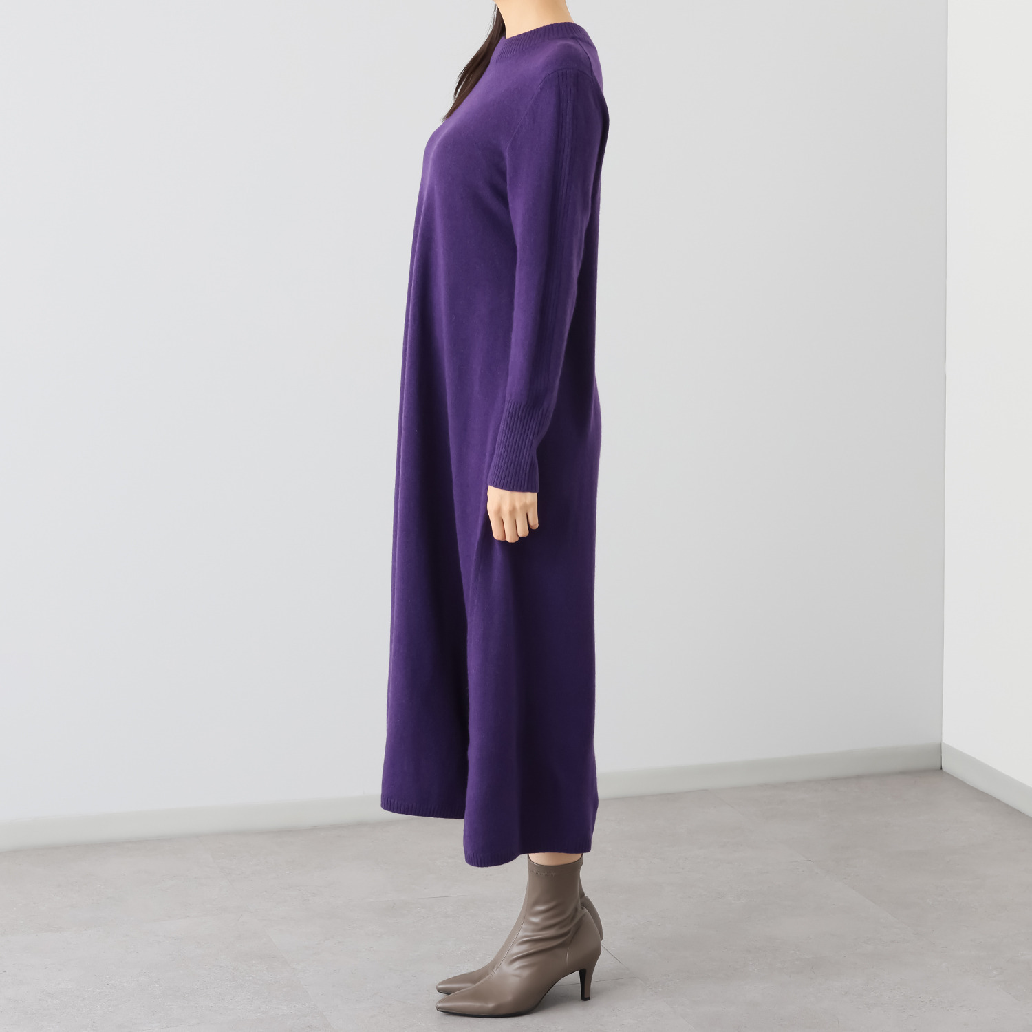 ナチュラム お手入れ簡単 カシミヤヤクの Ａラインシルエットの 贅沢ニットワンピース