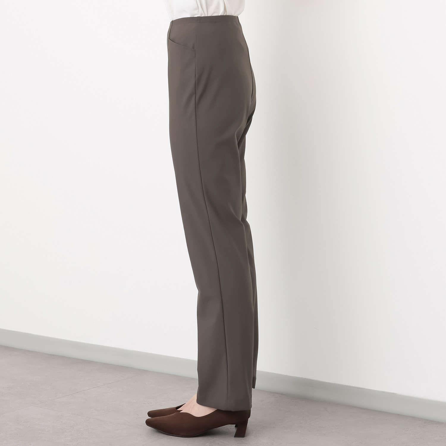 ピーツー ナイロン混ハイストレッチ ストレートパンツ ＜股下７２ｃｍ＞