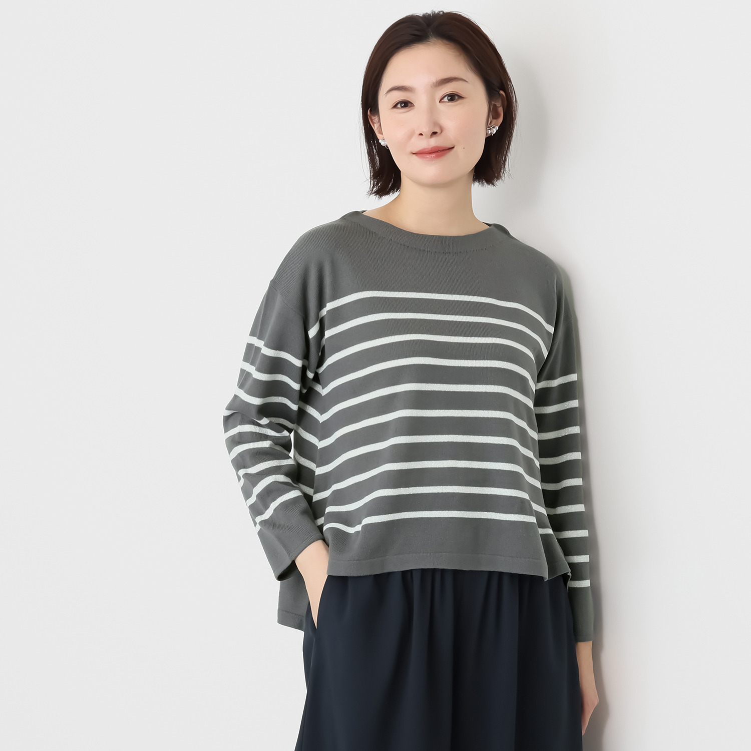 マチュート 着やせも叶う 上品カジュアルな ラメボーダー ニットプルオーバー