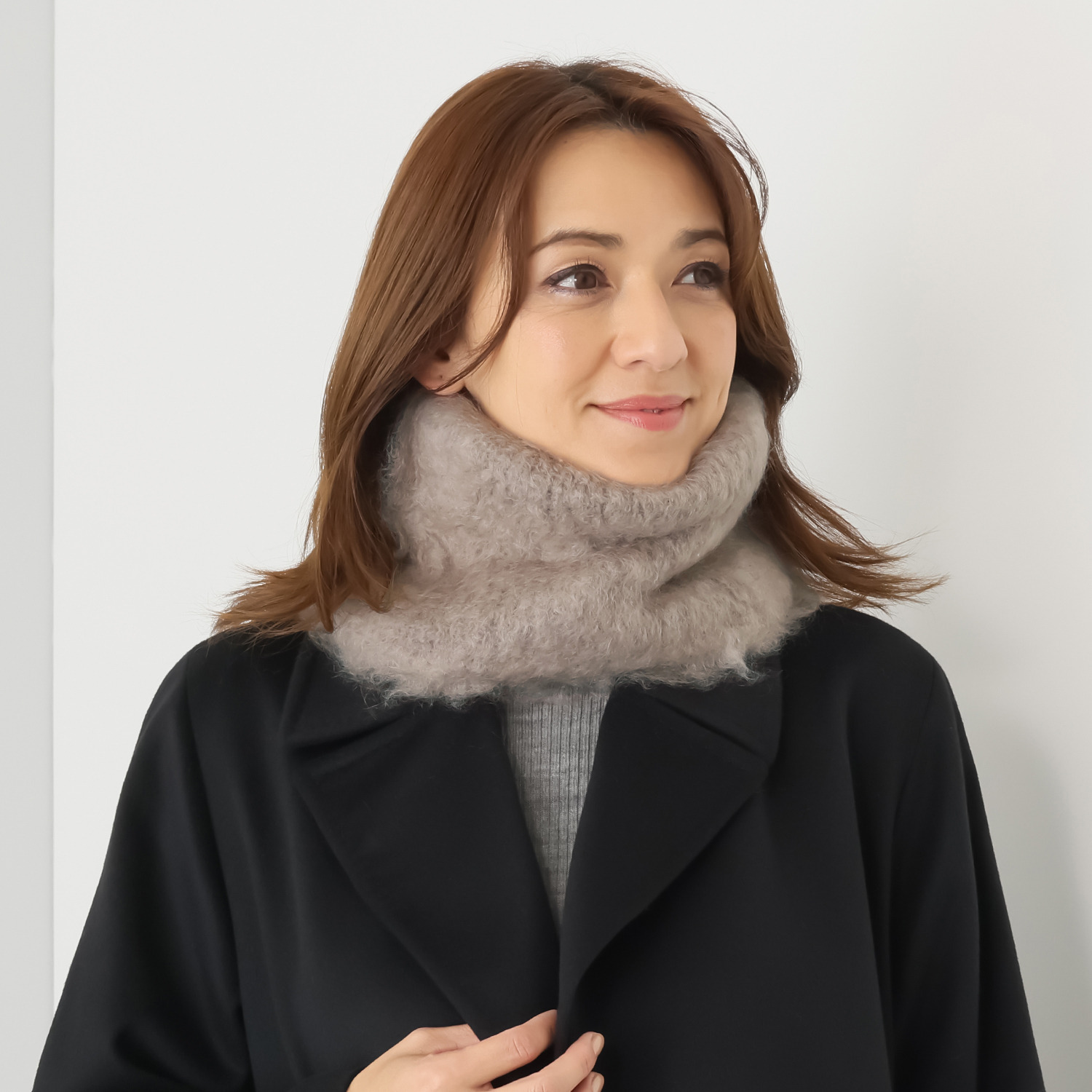 アデルズ　モヘヤ 南アフリカ製 キッドモヘヤ混 ふわふわエアリースヌード