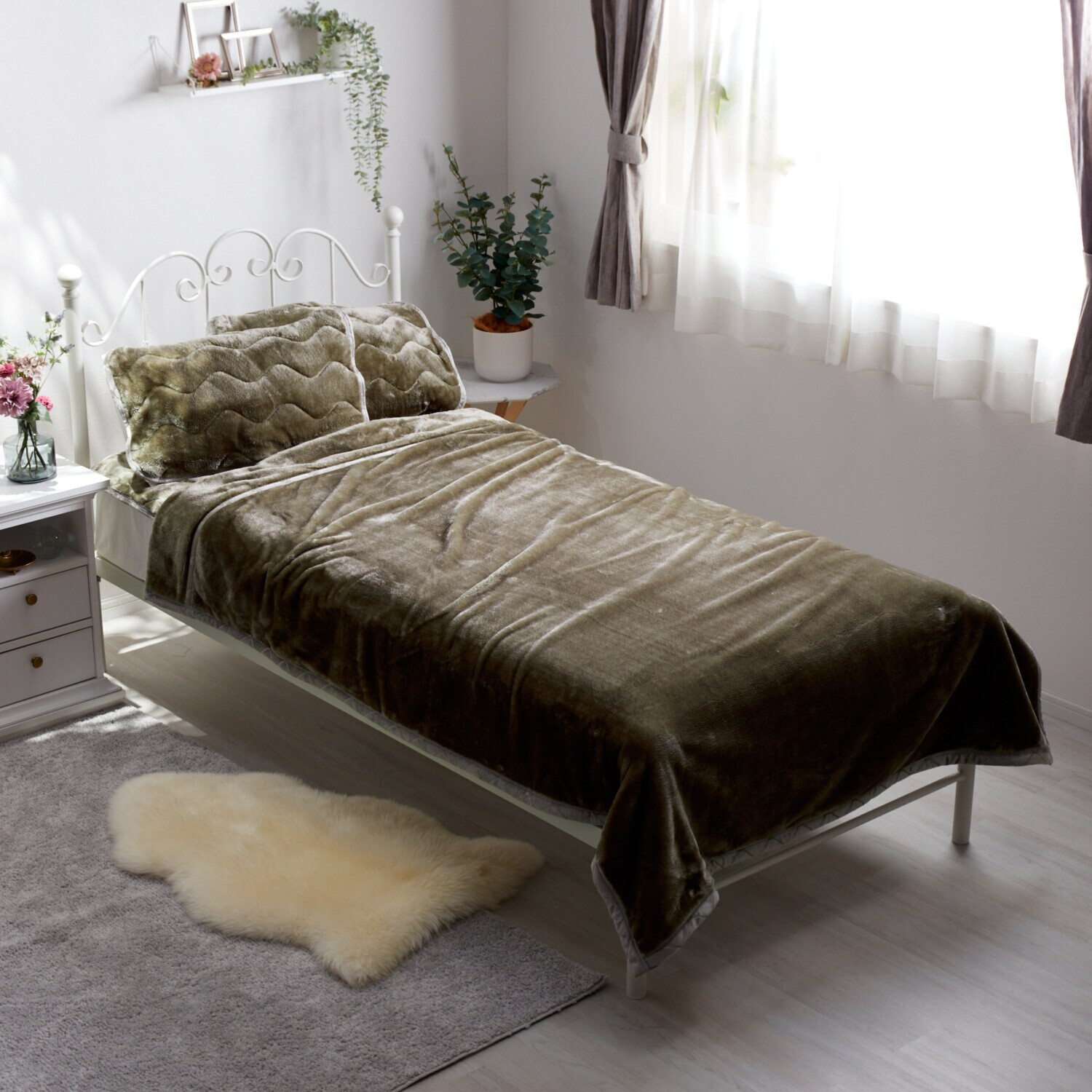 モリリン 凄暖 アルミ蒸着蓄熱シート入り ふっくらやわらか贅沢毛布 ＜セミダブル＞