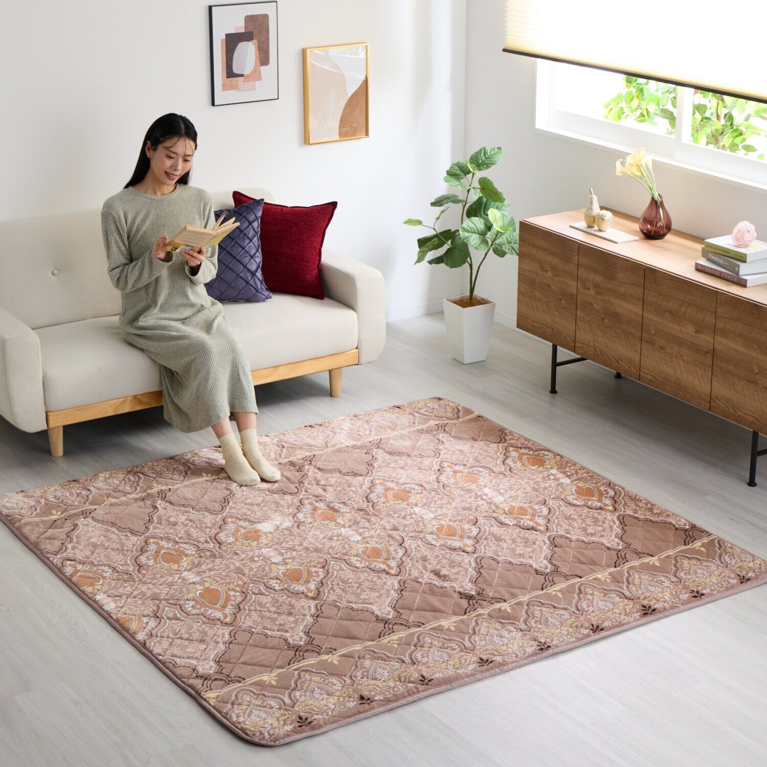 モリリンＷＯＭＡ 多層構造で暖か！ アルミ蒸着シート入り 洗えるぽかぽか ふっくらラグ ＜１９０×１９０ｃｍ＞