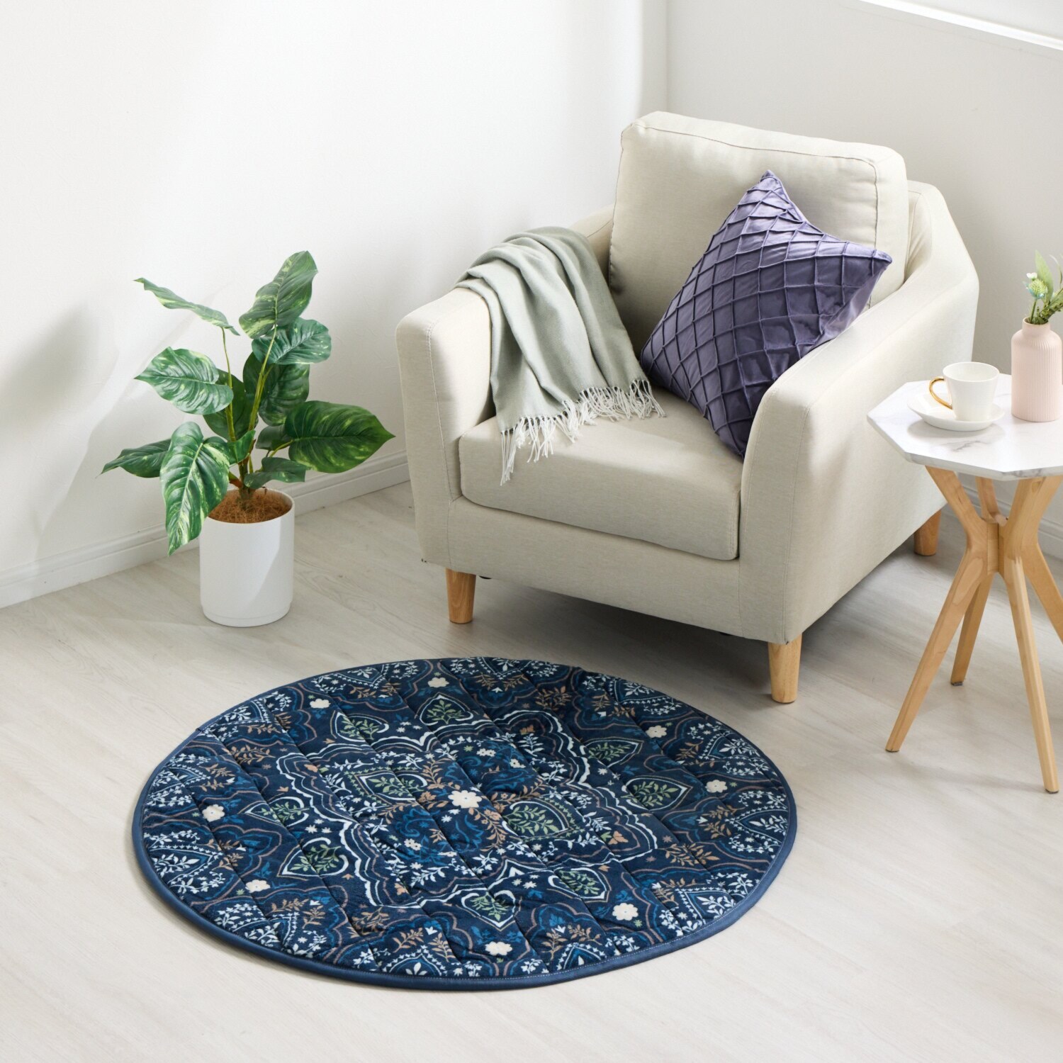 モリリンＷＯＭＡ 多層構造で暖か！ アルミ蒸着シート入り 洗えるぽかぽか ふっくら円形マット