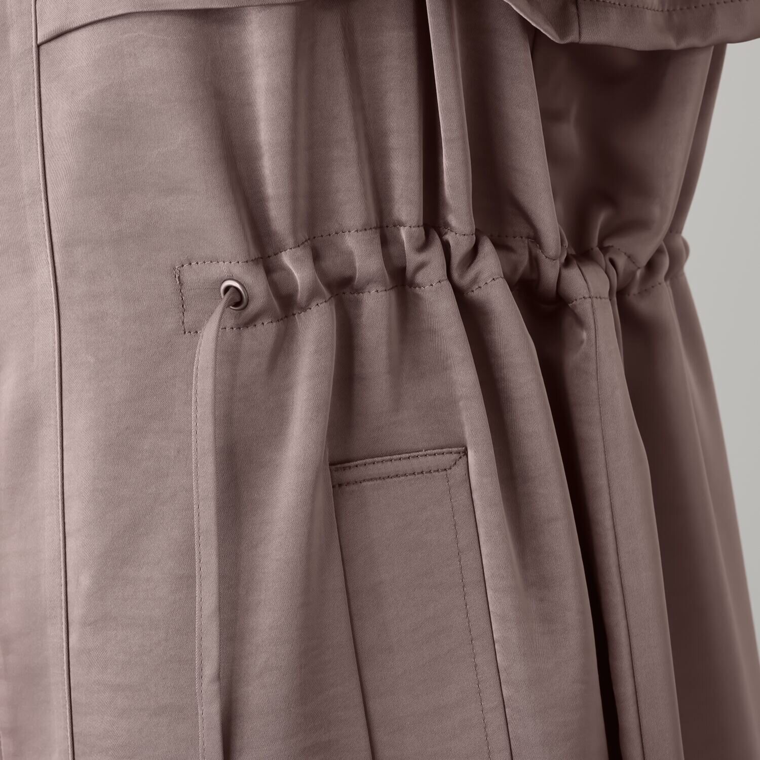 アンブリエ ヴィンテージサテン ドローストリング ロングコート