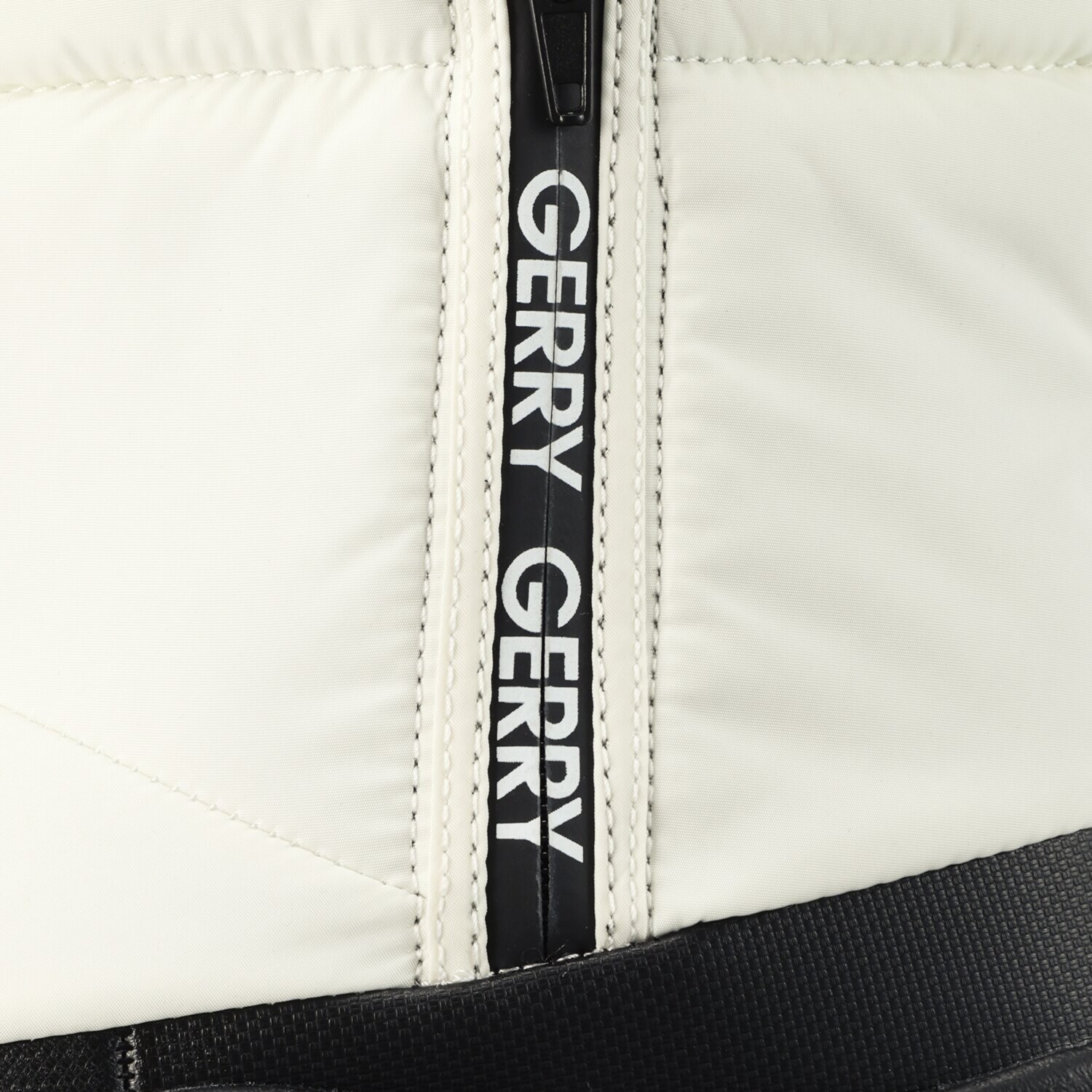 ＧＥＲＲＹ 防水・はっ水 Ｗファスナーになった！ スパイク付ショートブーツ