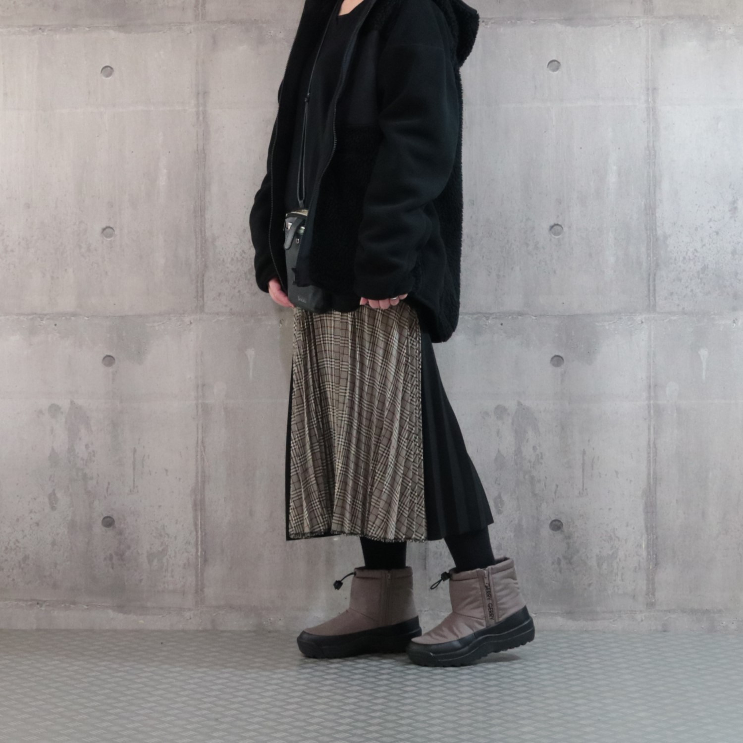 ＧＥＲＲＹ 防水・はっ水 Ｗファスナーになった！ スパイク付ショートブーツ