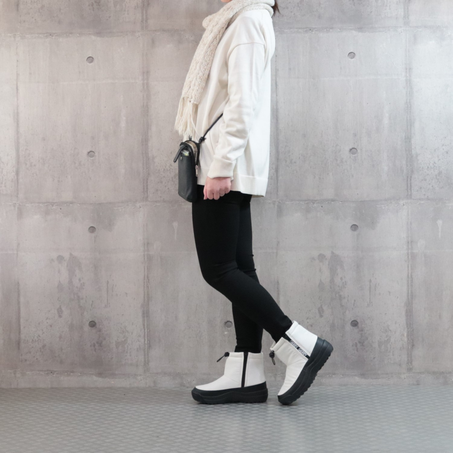 ＧＥＲＲＹ 防水・はっ水 Ｗファスナーになった！ スパイク付ショートブーツ